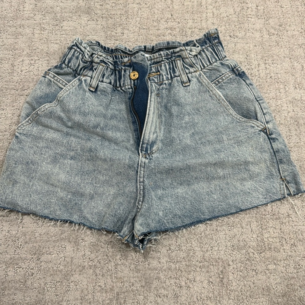 Zara paperbag shorts size 6